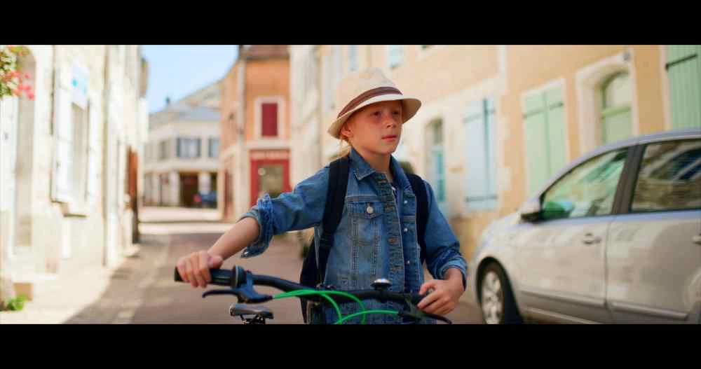 ZIEN still 27