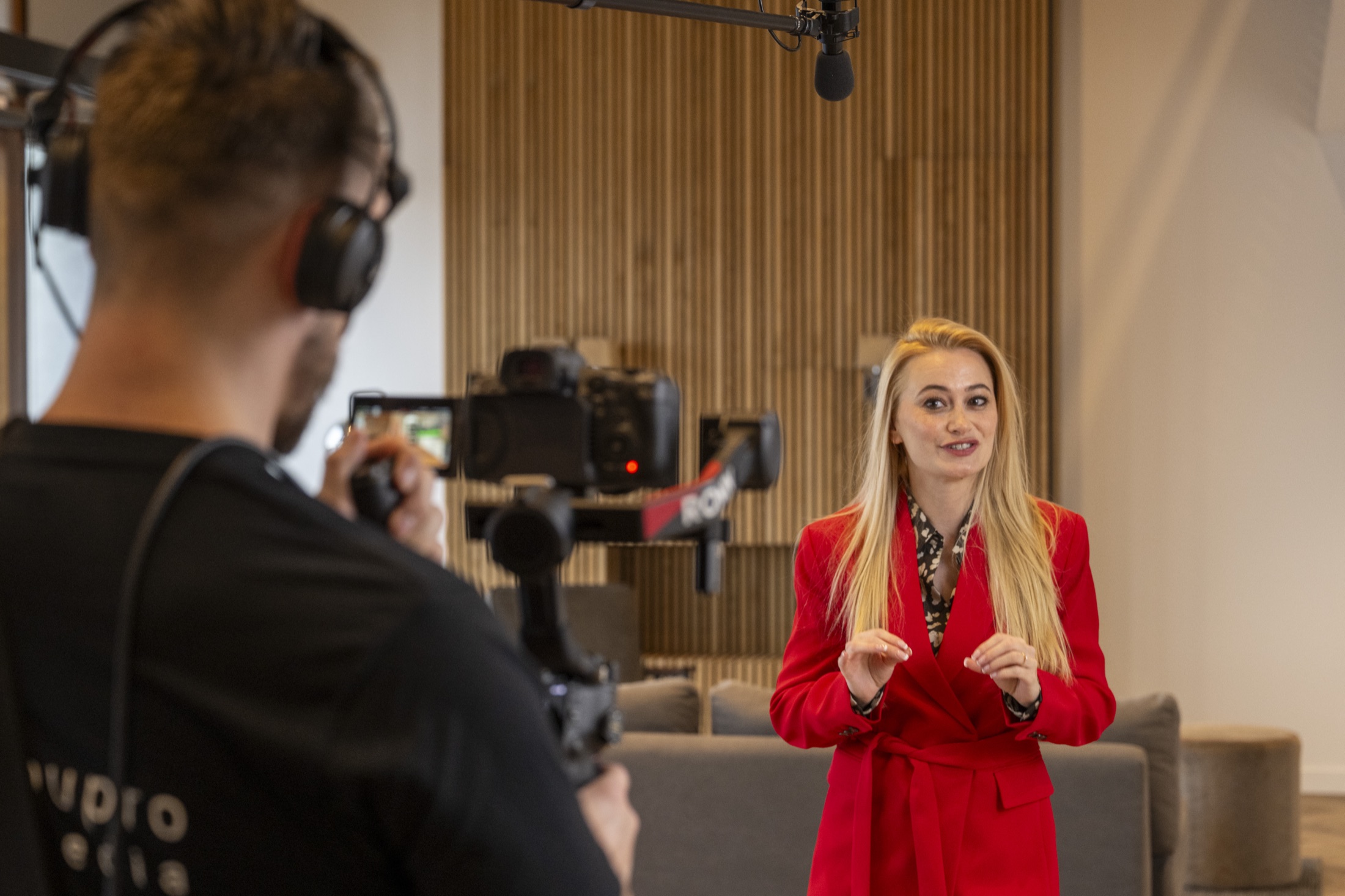 Oupro Media filmt een interview op locatie
